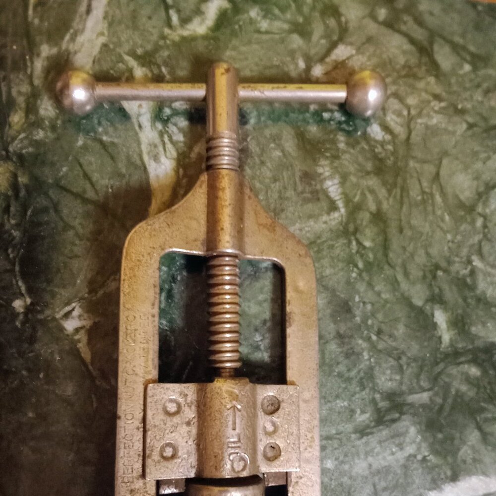 Handheld Nutcracker - Picture 6 of 8